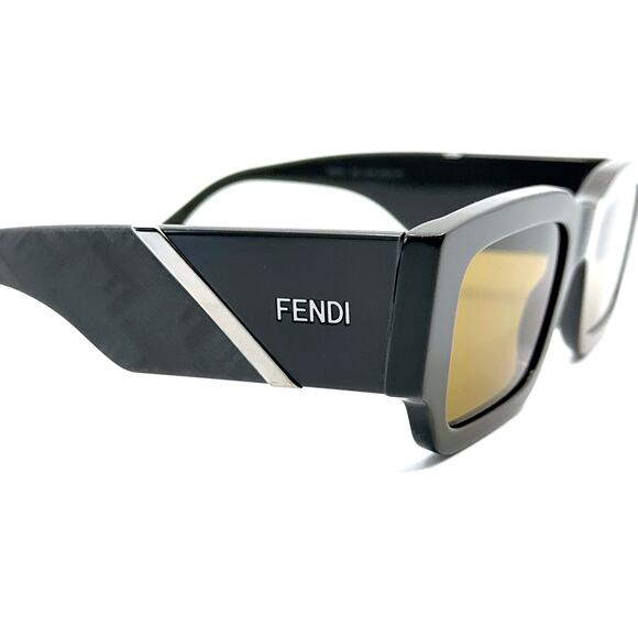 New, FENDI Sunglasses FE40131I 20E Authentic - Picture 6 of 12